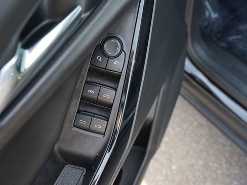 Used 2025 Chevrolet Equinox LT AWD/4WD image 17