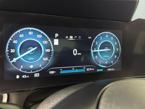 Used 2024 Hyundai Elantra Limited FWD image 20