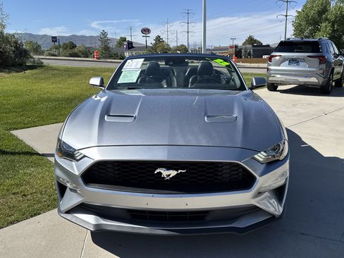 Used 2022 Ford Mustang Premium RWD image 8