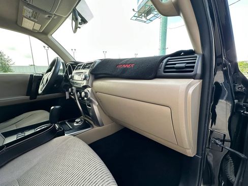 Used 2013 Toyota 4Runner SR5 AWD/4WD image 21