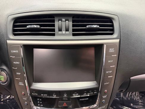 Used 2012 Lexus IS 350C w/ Luxury Pkg RWD image 37