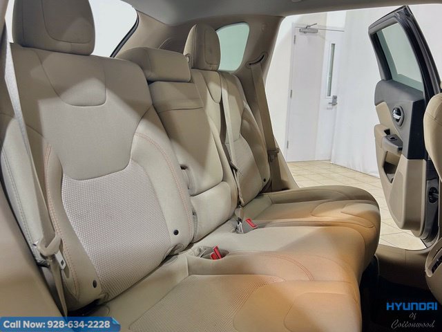Used 2019 Jeep Cherokee Latitude w/ Popular Appearance Group FWD image 17