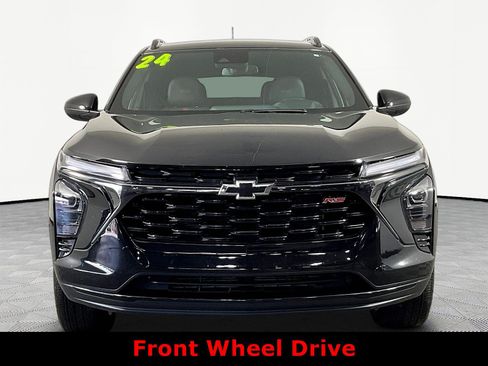 Used 2024 Chevrolet Trax RS FWD image 2