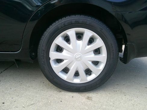 Used 2018 Nissan Versa S Plus image 17