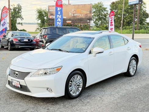 Used 2015 Lexus ES 350 w/ Luxury Package FWD image 8