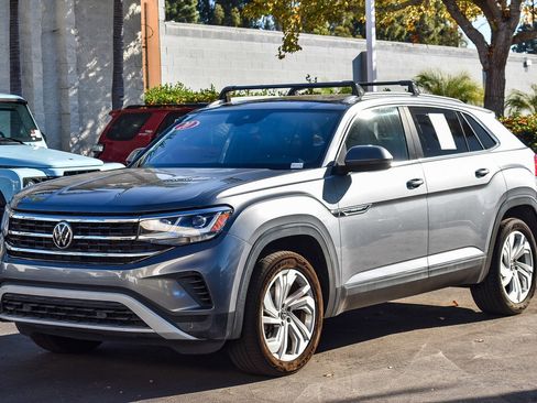 Used 2020 Volkswagen Atlas Cross Sport SEL image 3