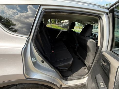 Used 2016 Toyota RAV4 LE AWD/4WD image 16