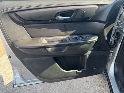 Used 2014 Chevrolet Traverse LT image 15