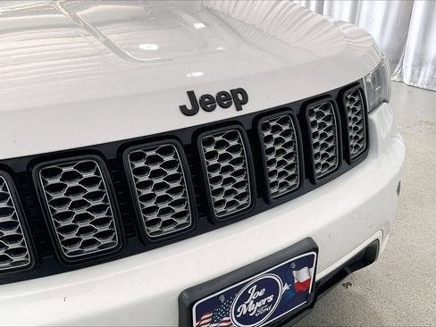 Used 2019 Jeep Grand Cherokee Altitude RWD image 30