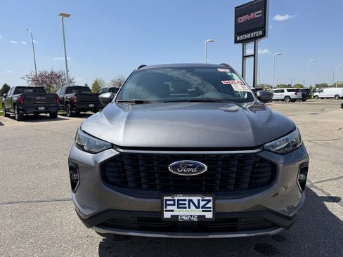 Used 2023 Ford Escape Platinum AWD/4WD image 2