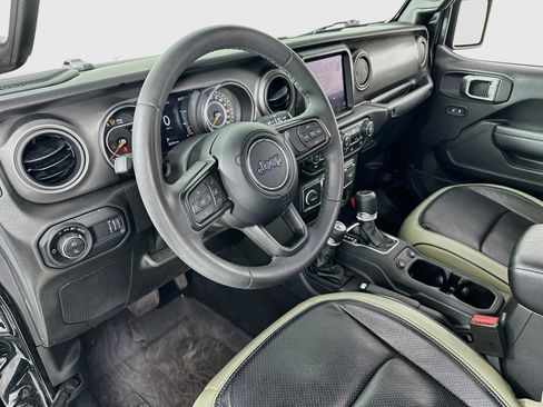 Used 2023 Jeep Gladiator Sport AWD/4WD image 9
