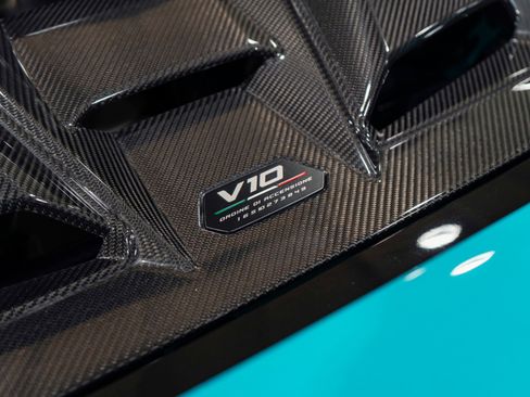 Used 2023 Lamborghini Huracan Tecnica image 35