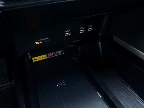 Used 2025 Toyota Camry LE FWD image 24