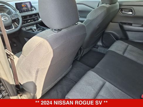 Used 2024 Nissan Rogue SV AWD/4WD image 17