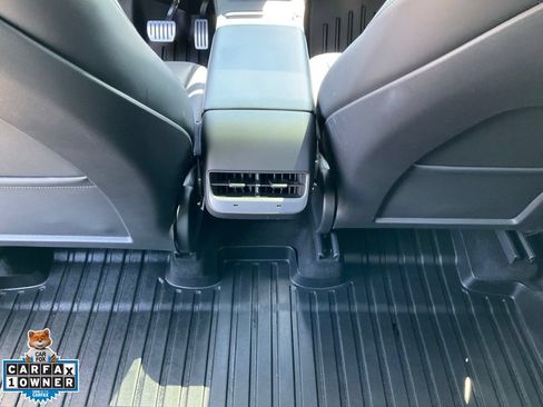Used 2023 Tesla Model Y Performance AWD/4WD image 36