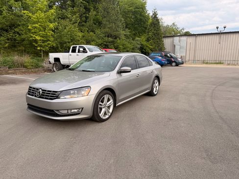 Used 2014 Volkswagen Passat TDI SEL Premium FWD image 1