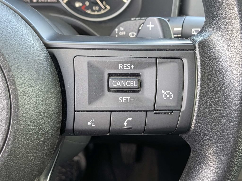 Used 2024 Nissan Rogue S FWD image 24