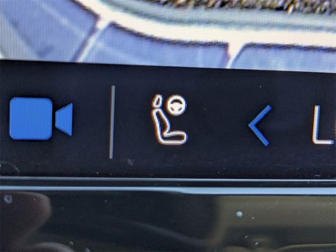 Certified 2023 Volvo XC60 B5 Plus w/ Climate Package image 26