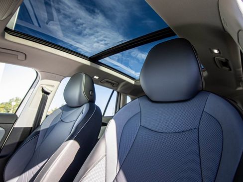 New 2026 Volkswagen Tiguan SE image 2