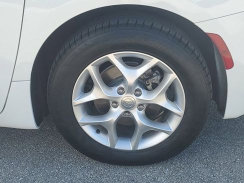 Used 2020 Chrysler Pacifica Limited image 9