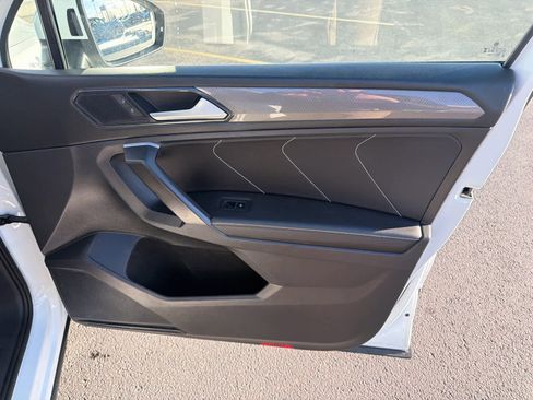 Used 2024 Volkswagen Tiguan SE image 15