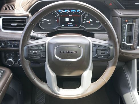 Used 2021 GMC Yukon Denali w/ Denali Ultimate Package AWD/4WD image 26