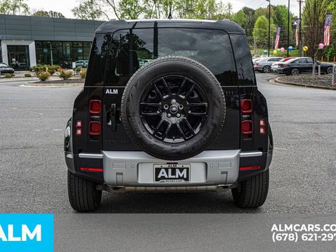 Used 2024 Land Rover Defender 110 S image 11