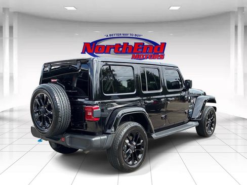 Used 2024 Jeep Wrangler Unlimited Sahara w/ Technology Group AWD/4WD image 7