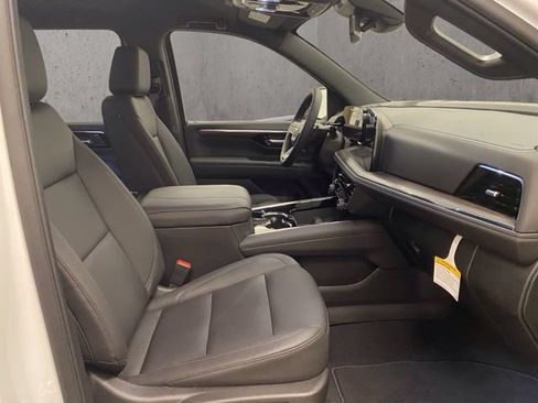 New 2026 Chevrolet Suburban LT w/ Comfort Package AWD/4WD image 21