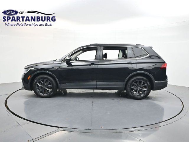 Used 2023 Volkswagen Tiguan SE FWD image 4