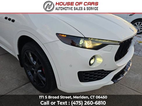 Used 2018 Maserati Levante GranSport image 11