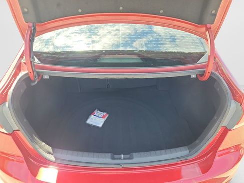 Used 2018 Hyundai Elantra SEL image 12