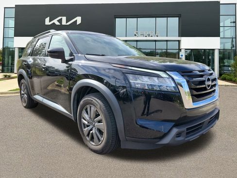 Used 2022 Nissan Pathfinder SV w/ SV Premium Package image 1