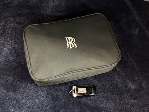 Used 2017 Rolls-Royce Dawn RWD image 32