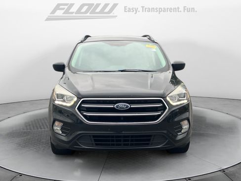 Used 2019 Ford Escape SE FWD image 3