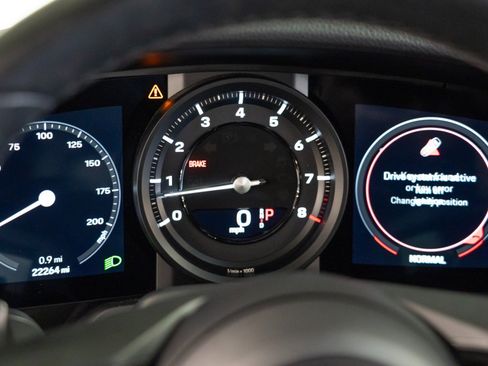 Certified 2024 Porsche 911 Carrera RWD image 18