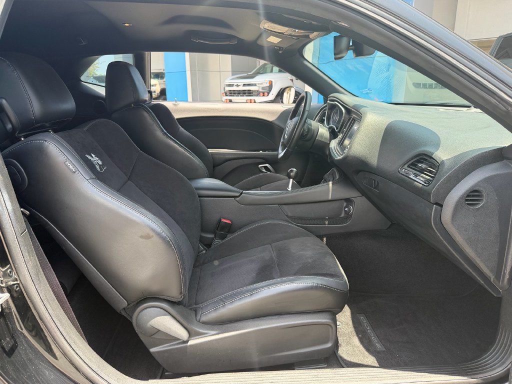 Used 2016 Dodge Challenger R/T Scat Pack RWD image 13