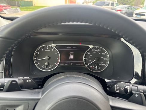 Used 2025 Nissan Pathfinder SV image 41