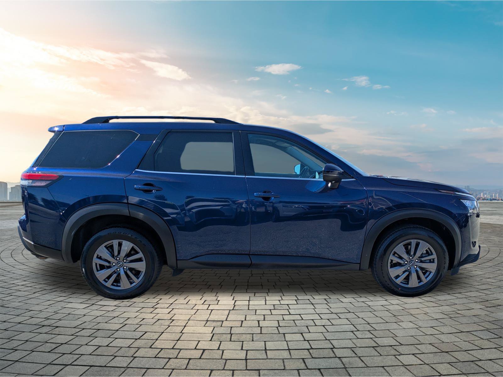 Certified 2024 Nissan Pathfinder SV FWD image 4
