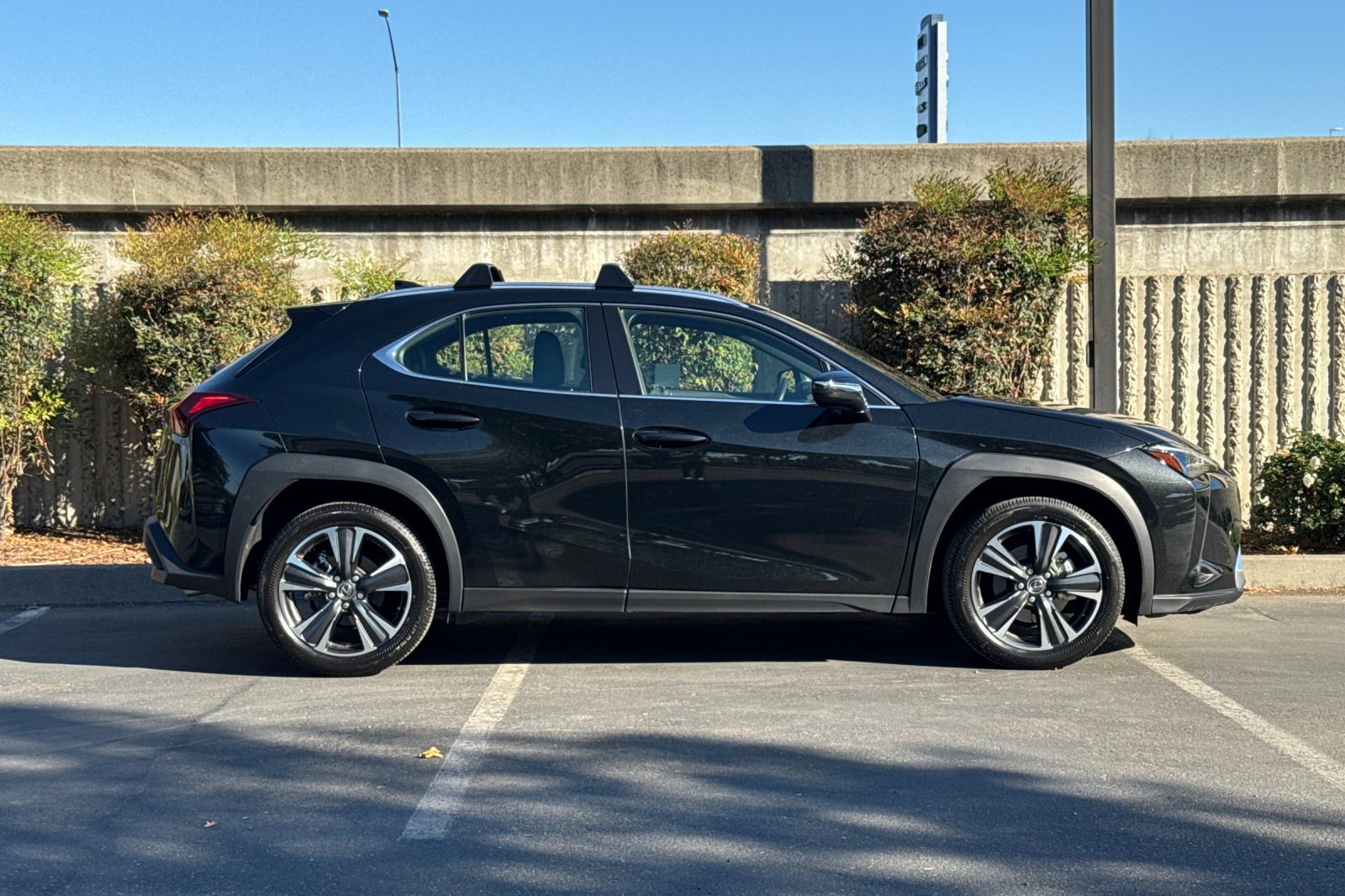 Certified 2025 Lexus UX 300h FWD w/ Accessory Package (Z2) image 3