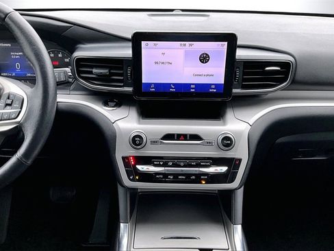 Used 2023 Ford Explorer XLT w/ Equipment Group 202A image 11