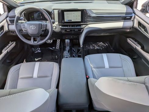 Used 2025 Toyota Camry SE FWD image 17