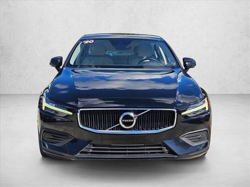 Used 2020 Volvo S60 T5 Momentum image 2