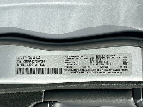 New 2025 Jeep Grand Cherokee L Laredo image 20