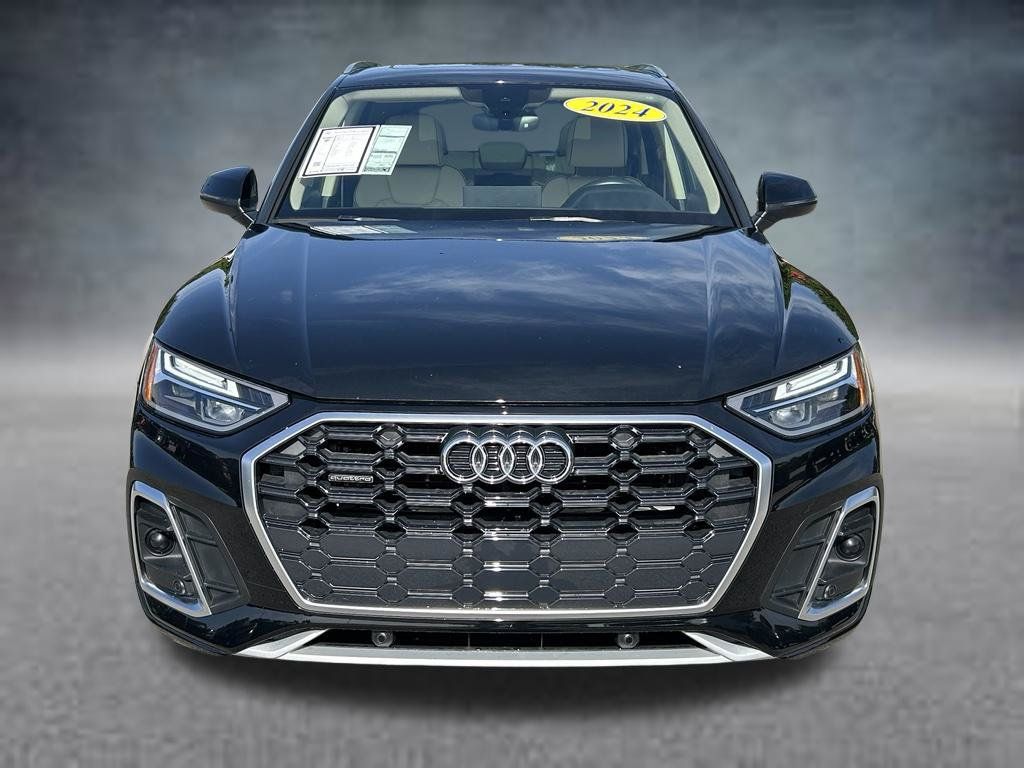 Used 2024 Audi Q5 2.0T Premium w/ Convenience Package AWD/4WD image 2
