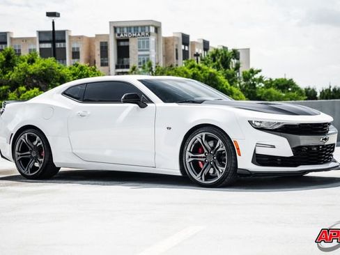 Used 2019 Chevrolet Camaro SS RWD image 44
