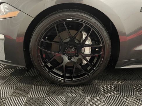 Used 2018 Ford Mustang GT w/ Black Accent Pkg RWD image 9