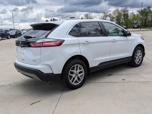 Used 2024 Ford Edge SEL w/ Convenience Package AWD/4WD image 3