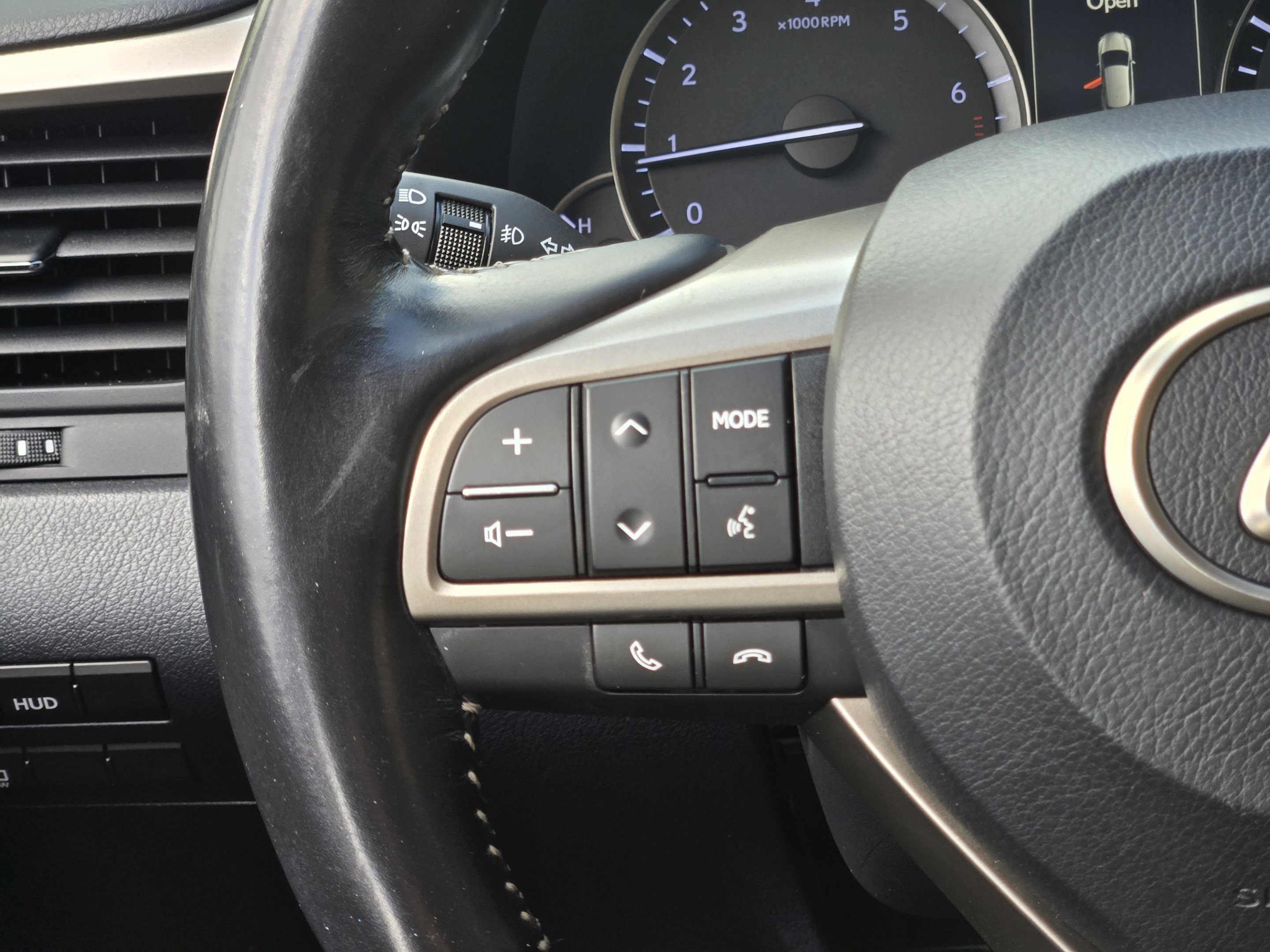 Used 2018 Lexus RX 350L Luxury w/ Accessory Package FWD image 29