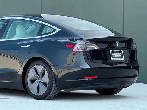 Used 2020 Tesla Model 3 Standard Range Plus RWD image 27